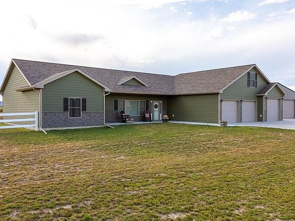 3rd image of 544 Pike Ct