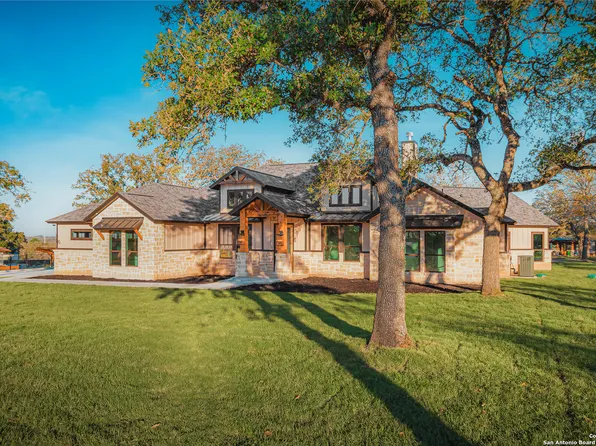 129 Hondo Ridge, La Vernia, TX 78121