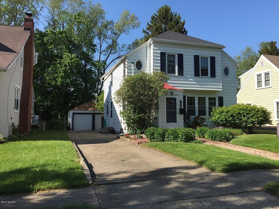 1st image of 302 Montrose Ave