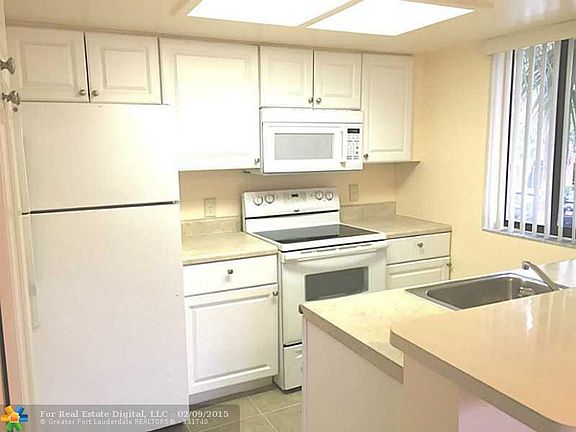 2nd image of 3204 Coral Lake Dr