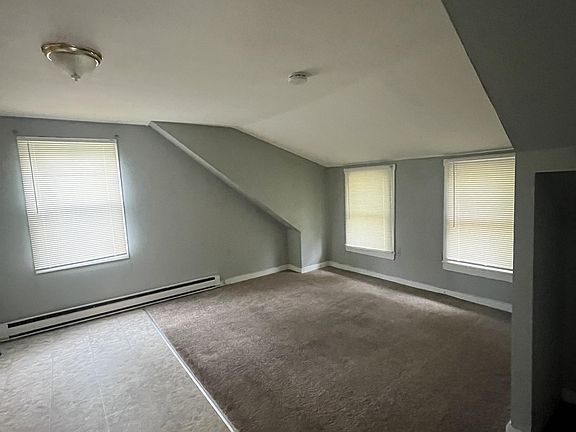 4th image of 17 Larkspur St #2