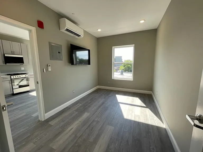 57 Shirley Ave — Photo 6