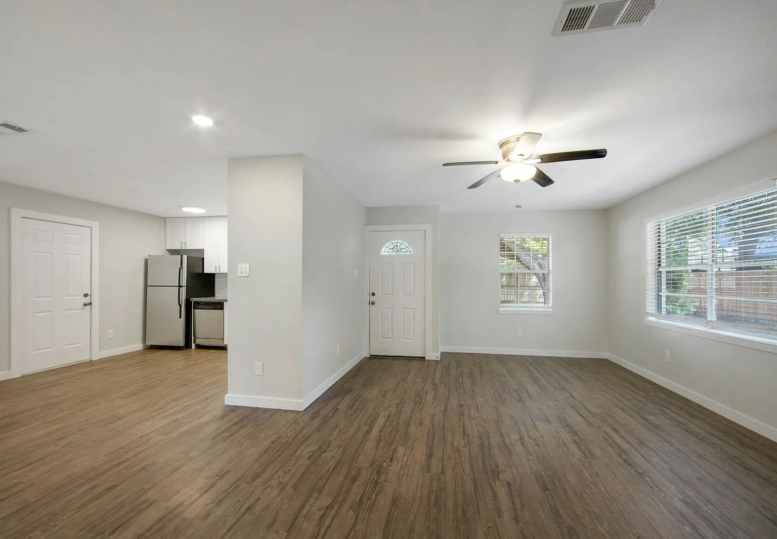 1820 Pine Village Dr, Unit 1822 — Photo 4