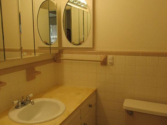 3rd image of 5177 Hilltop Dr
