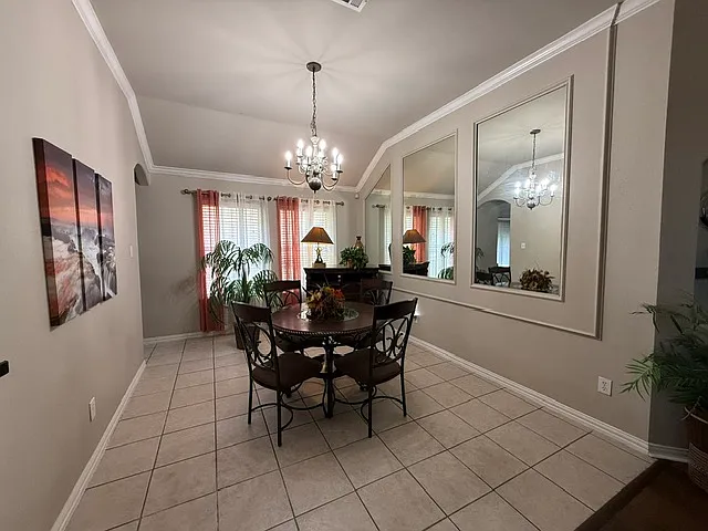 3 bed, 1869 sqft, $2,400 — Photo 2