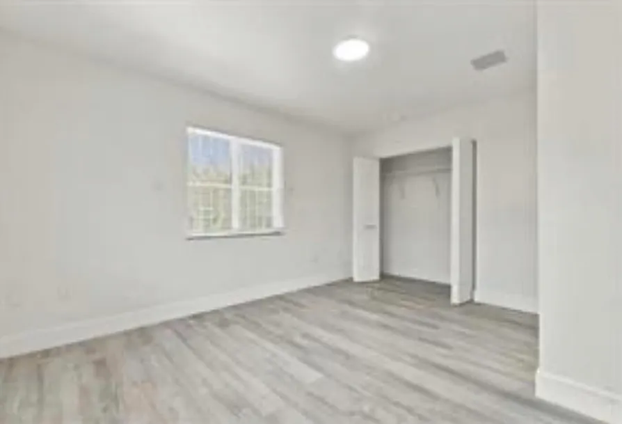 3 bed, 1200 sqft, $3,195 — Photo 4
