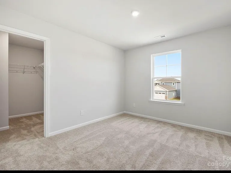 524 Sitka Dr — Photo 17