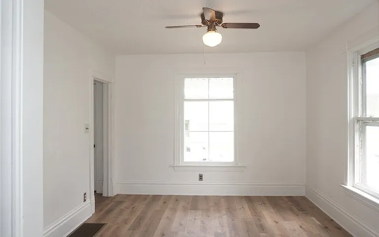 1632 Murray Ave — Photo 3