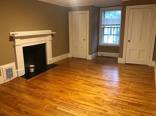 4th image of 364 Essex St APT 4