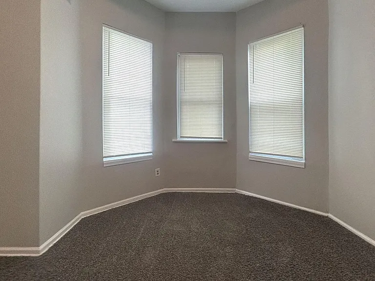 3329 Ridge Avenue — Photo 12