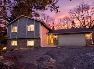 650 Gramsie Rd, Shoreview, MN 55126