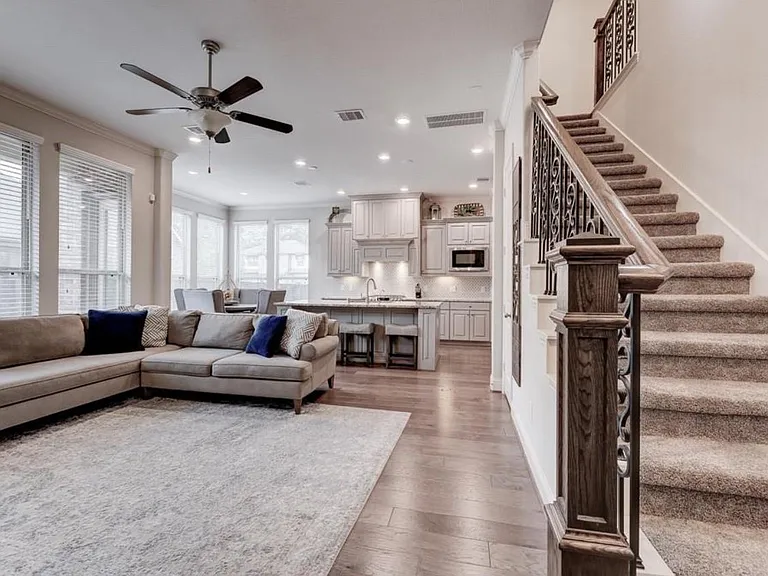 155 Skybranch Dr — Photo 3