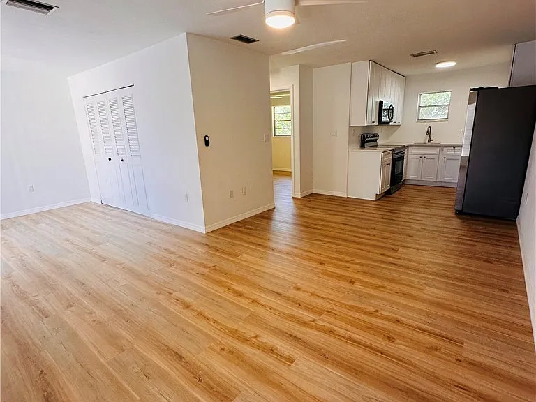 4931 Vincennes Ct #7 — Photo 6