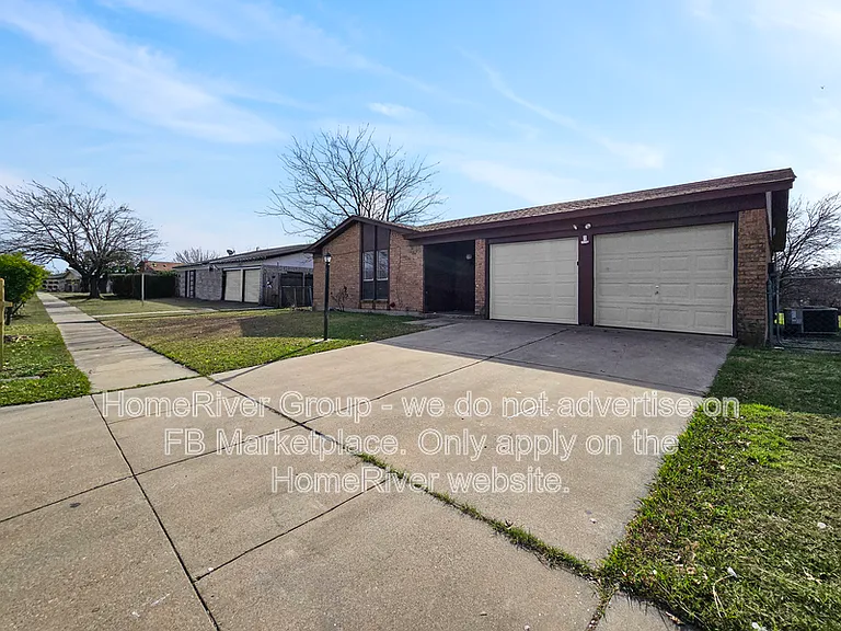 7453 Darien St — Photo 20