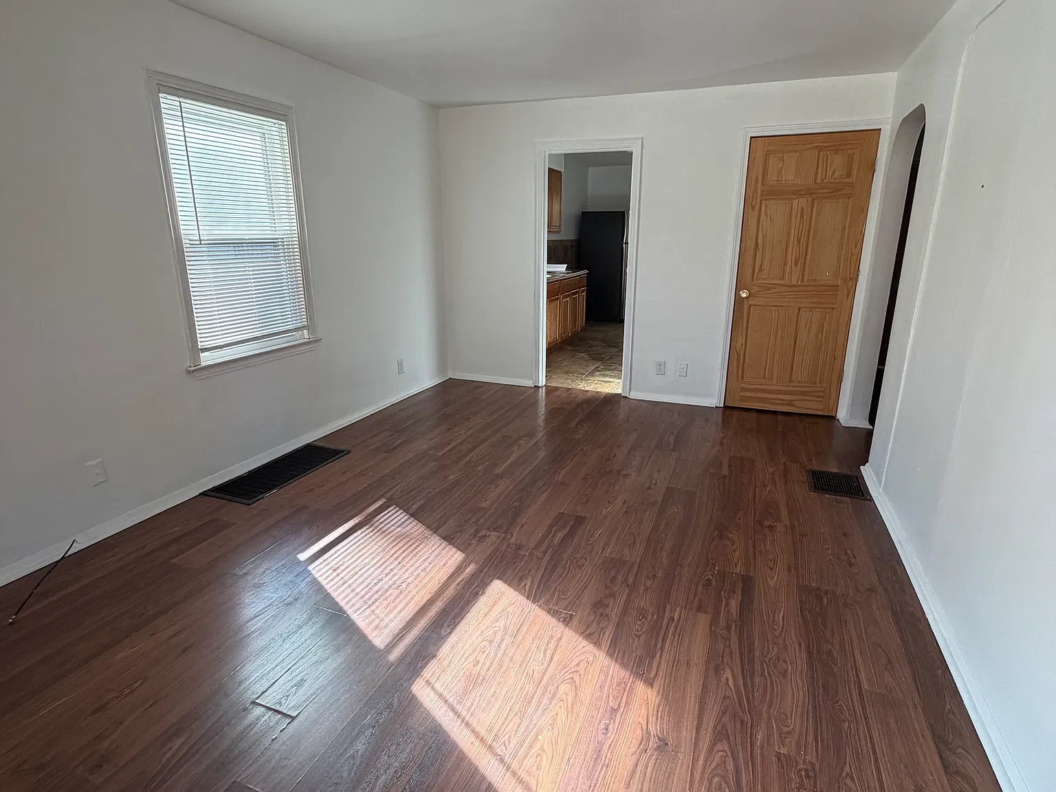 3 bed, 1075 sqft, $1,050 — Photo 2