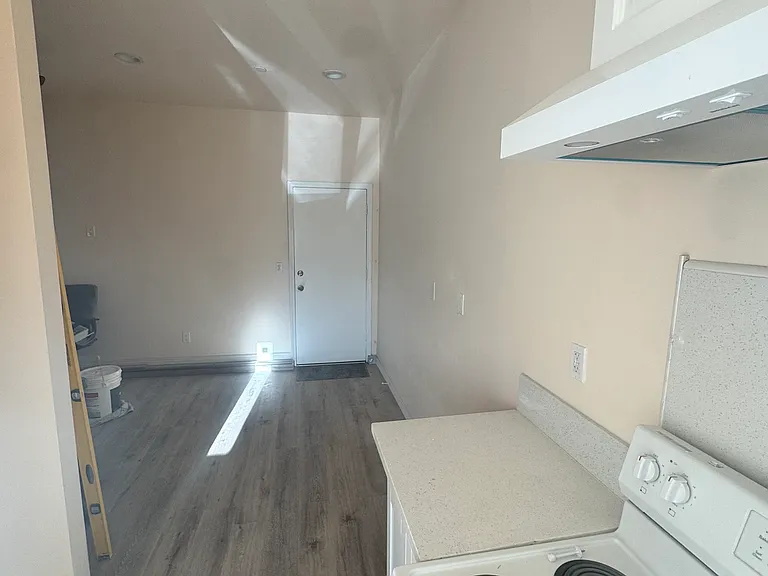 13421 Pala Ave — Photo 5