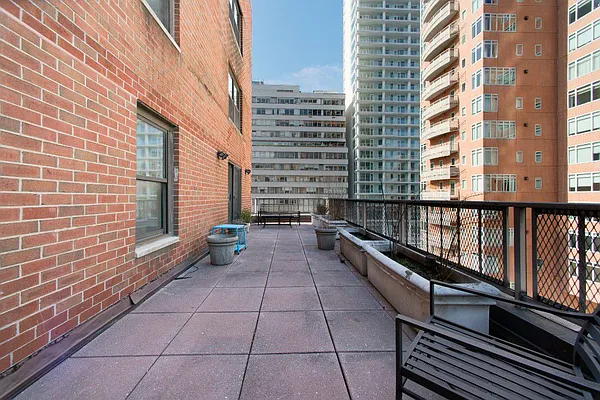 Rented by Jade Stone Real Estate Consulting | media 18