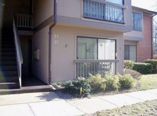 27 Manchester Ct, Red Bank, NJ 07701