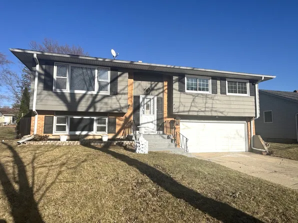 7351 Jasmine Dr, Hanover Park, IL 60133
