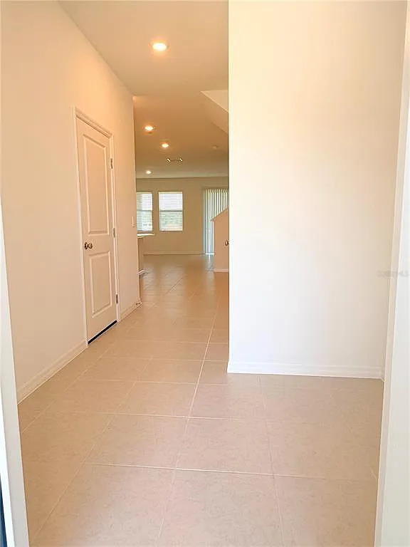 3 bed, 2.5 bath, 1760 sqft, $2,200 — Photo 3