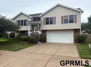 1300 Patterson Dr, Lincoln, NE 68522