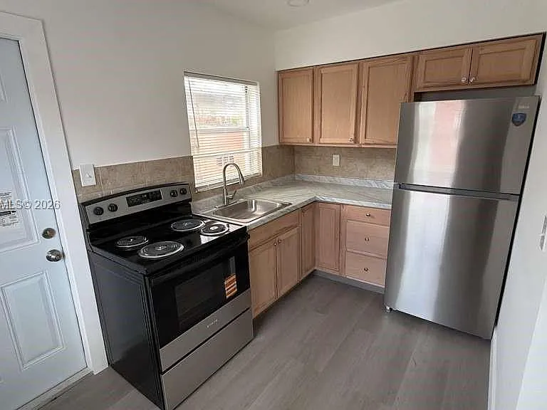 2312 Madison St #6 — Photo 1