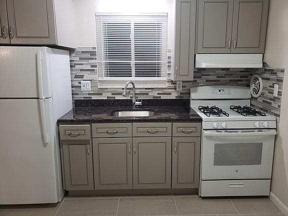 2nd image of 30428 Krauter St APT 5