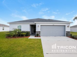 2244 Gladiolus Ln, Mascotte, FL 34753