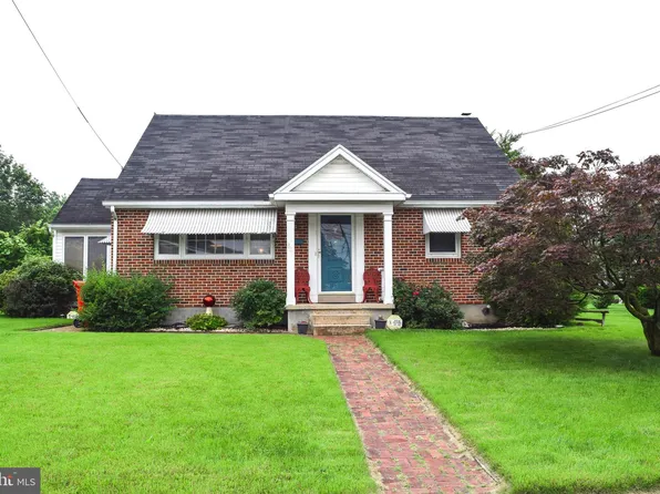 807 W Race St, Stowe, PA 19464