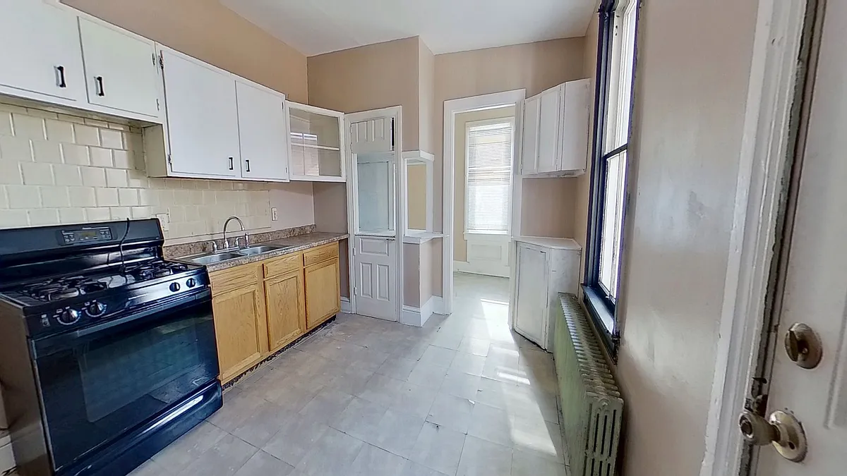Building Photo - 702 W Philadelphia St #2