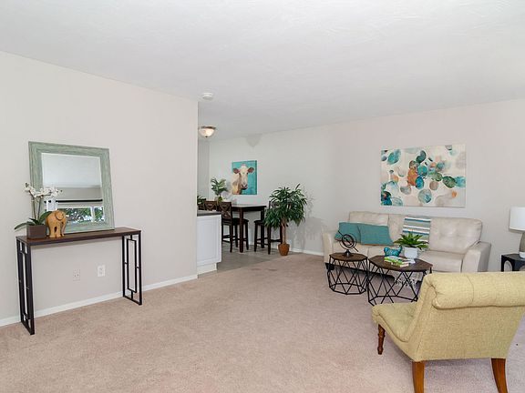 5th image of 3010 Iroquois Way