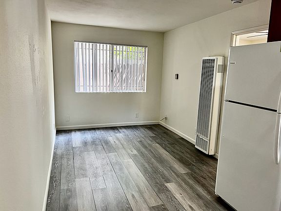 3rd image of 3870 Van Dyke Ave #2