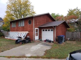 1821 Lincoln Dr, Longmont, CO 80501