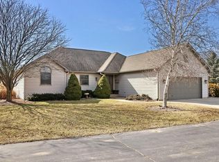 6706 Womack Ln, Burlington, WI 53105