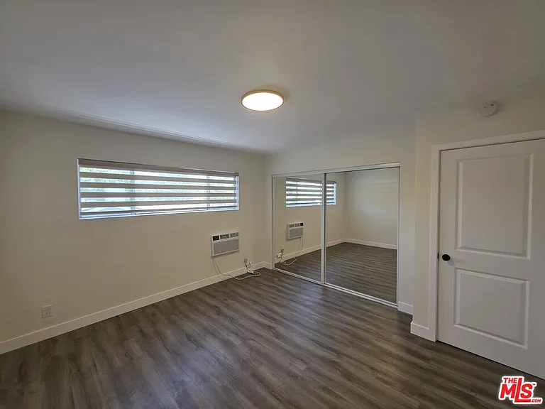 2228 20th St #5 — Photo 31