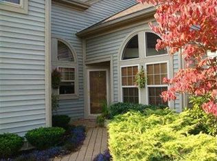 163 Lakeshore Dr, Columbiana, OH 44408
