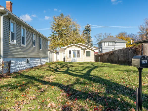 128 W Burlington Ave, Westmont, IL 60559