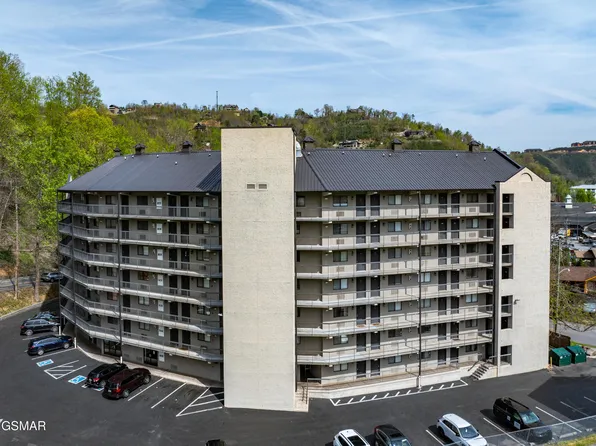 306 Baskins Creek Rd #305, Gatlinburg, TN 37738
