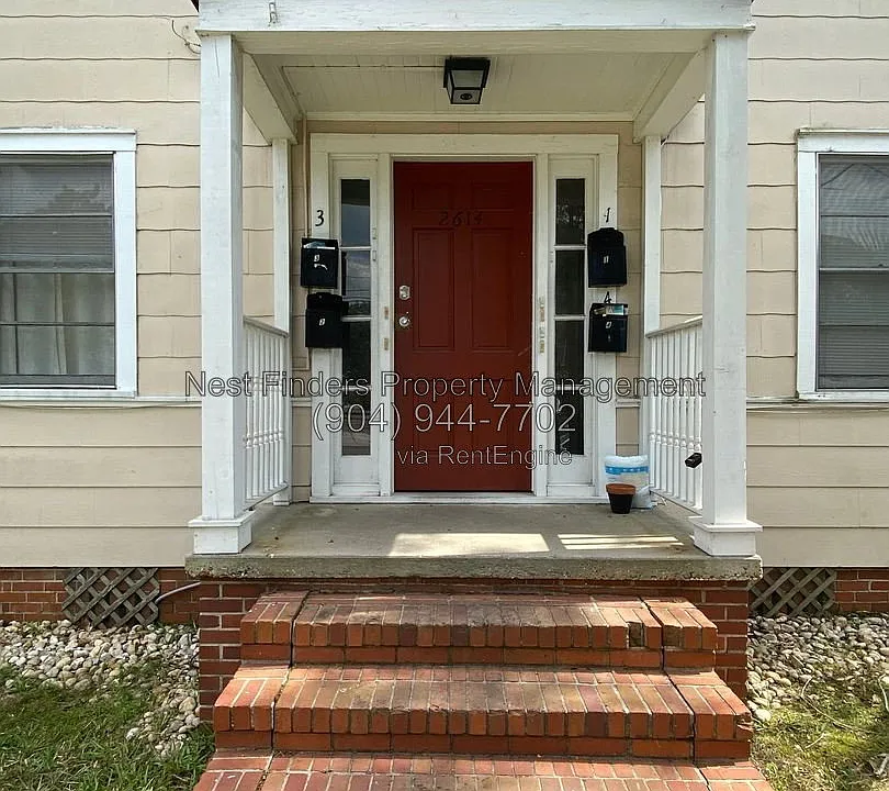 2614 College St #2