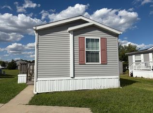 206 Pebble Creek Dr #172, Greenwood, IN 46143