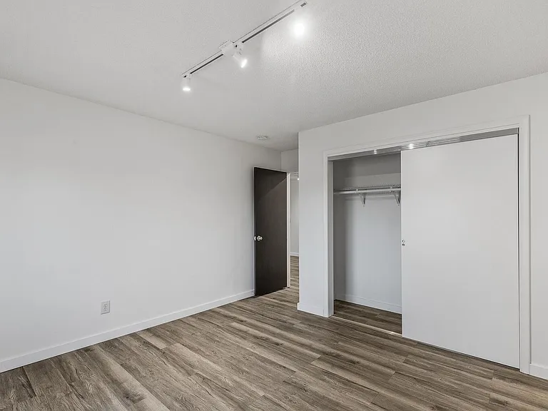 8300 Fremont Ave S — Photo 20