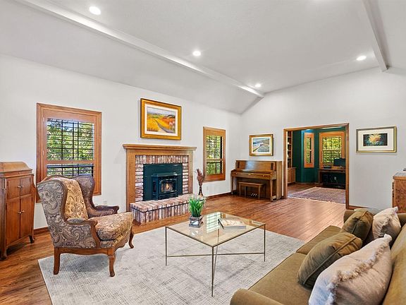5th image of 4727 Golf View Court