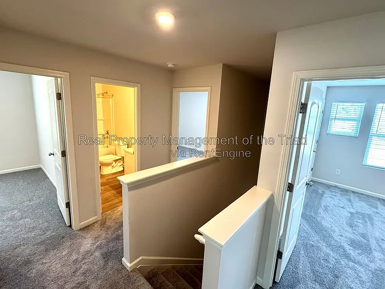 4104 Devonwood Ct — Photo 6