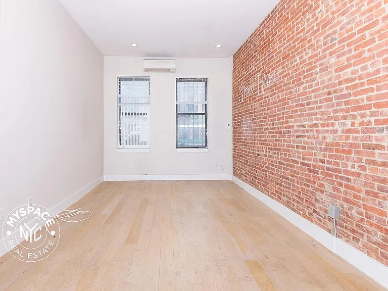 1090 Bedford Ave #2 — Photo 4