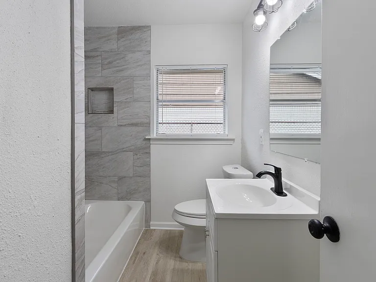 4601 W 43rd St — Photo 11