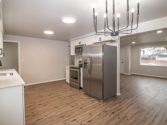 5th image of 627 E Lacrosse Ave