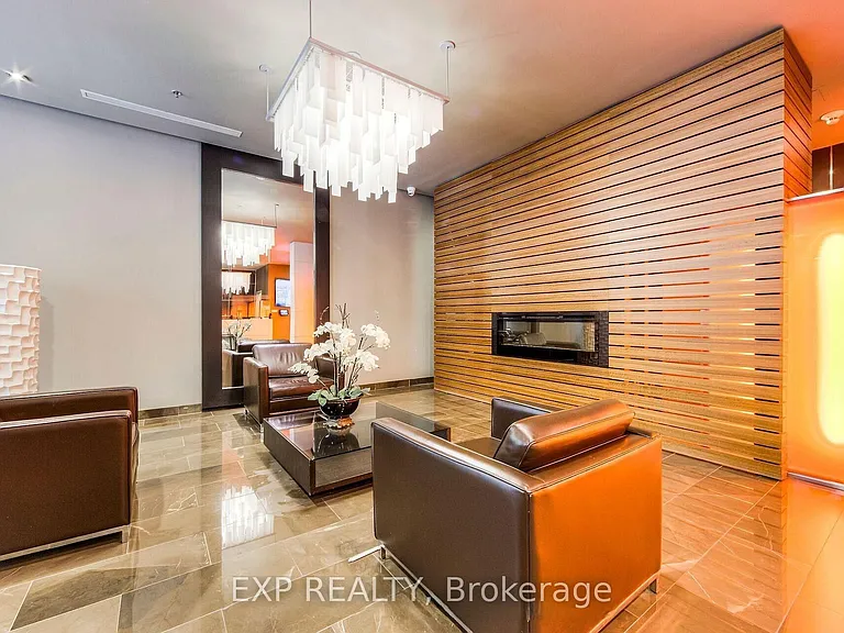 21 Nelson St #823 — Photo 4
