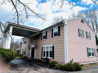 26570 Hendon Rd, Beachwood, OH 44122