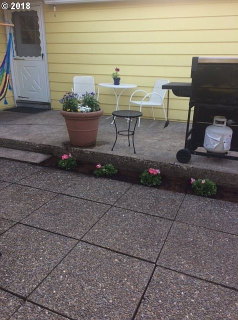 2nd image of 2431 Harris St
