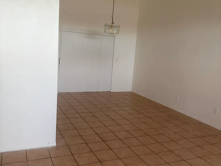 3210 Saint Augustine Ct — Photo 18